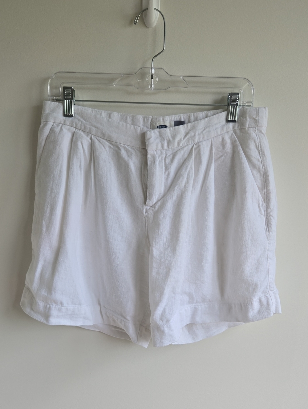 Old Navy White Pleated Relaxed Linen-Blend Shorts Size 4